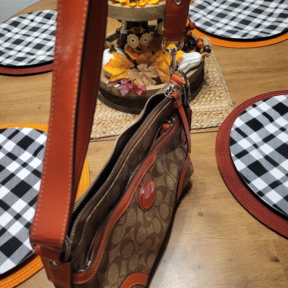 Coach purse - Picture 3 of 5